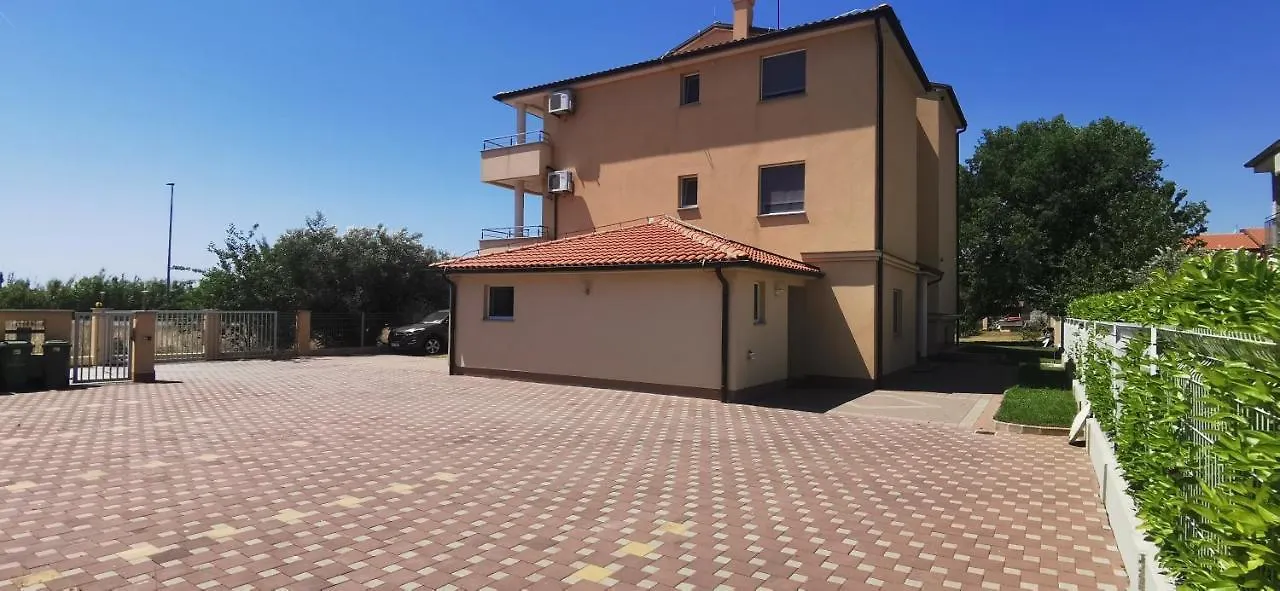 Apartments Luka Medulin
