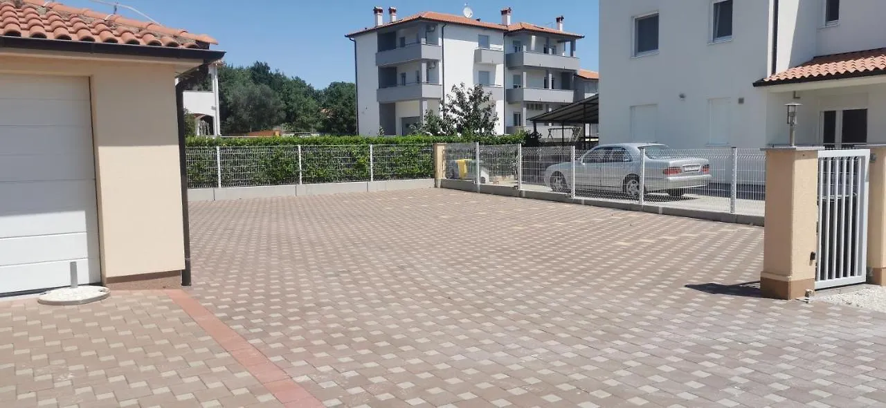 Apartments Luka Medulin