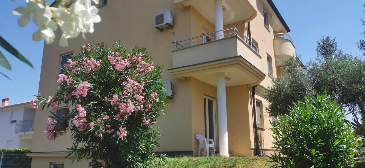 Apartments Luka Medulin